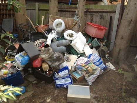 Eco-friendly waste disposal practices with grab hire services